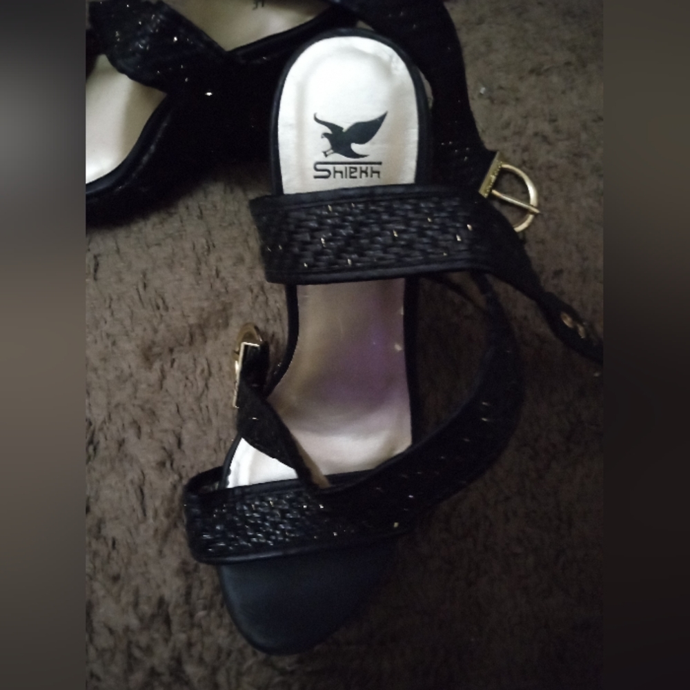 Heels - Picture 2 of 2